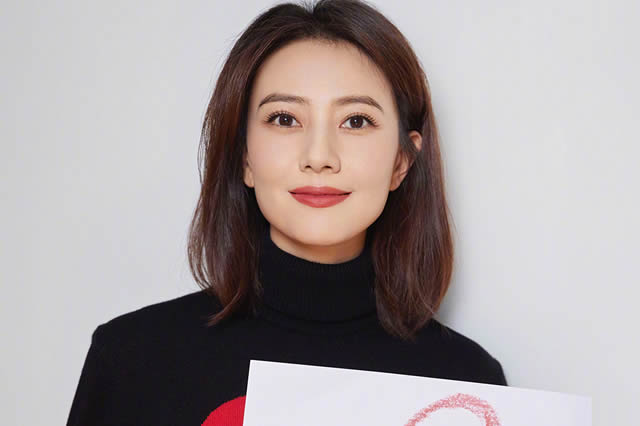 港媒曝光刘銮雄健康不佳!显得憔悴的和甘比的母亲似乎是同一代人